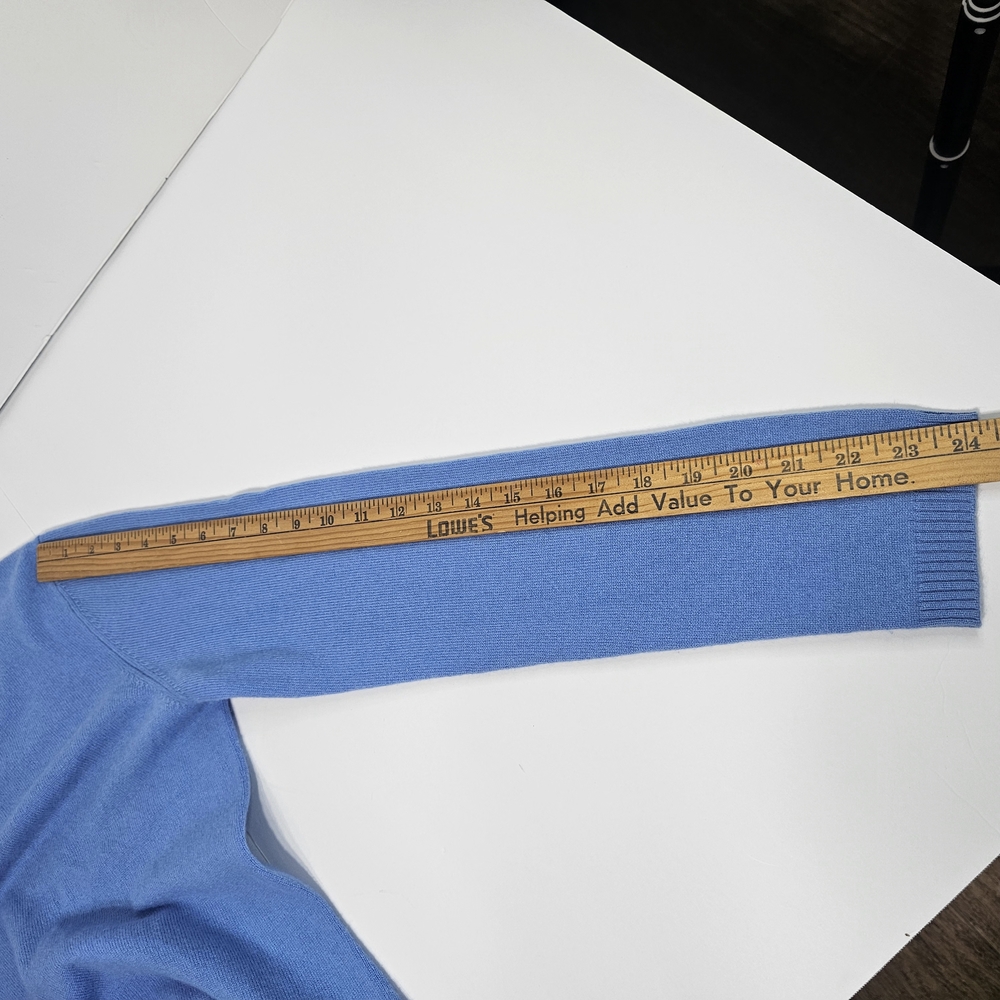 Investments Light Blue V-Neck Sweater 100% Cashmere Sz M - Picture 12 of 13